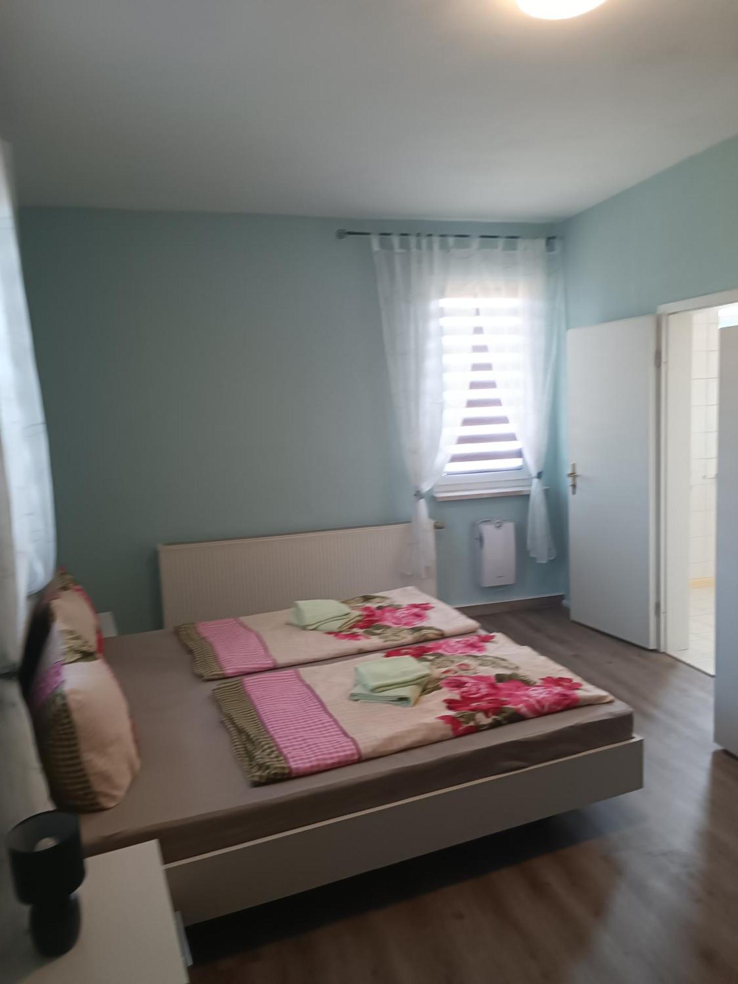 Pension Thüringer Wald - Monteurzimmer Reichmannsdorf Zimmer foto