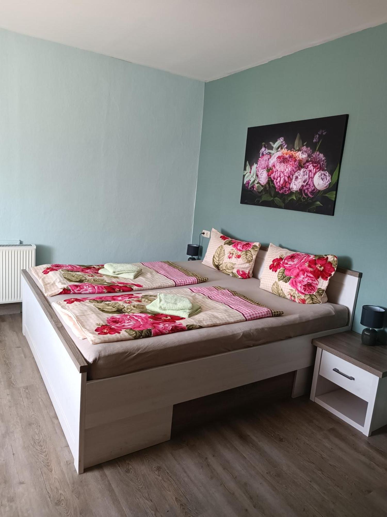 Pension Thüringer Wald - Monteurzimmer Reichmannsdorf Zimmer foto
